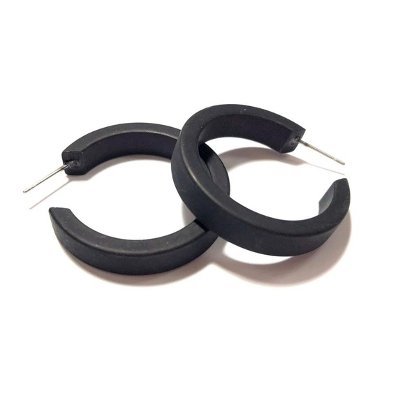 Frosted Vintage Lucite Classic Hoop Black Earrings - Picture 5 of 6